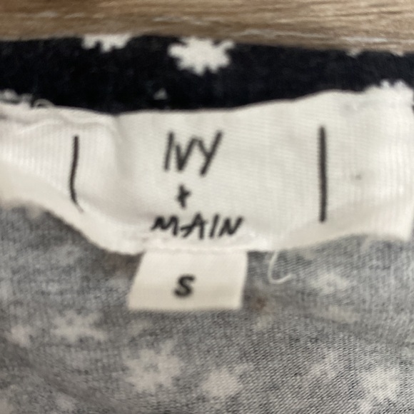 Tilly’s women’s floral mini dress in size small!! - Picture 3 of 4